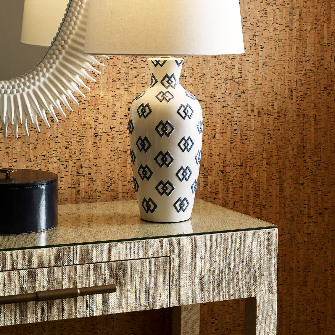 Linked In Lamp - Black
